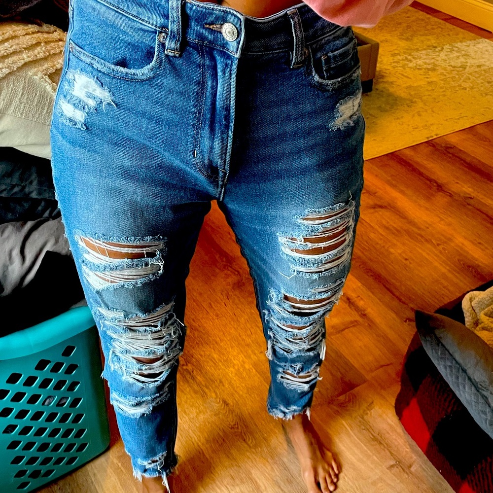 AE mom jeans size 4.